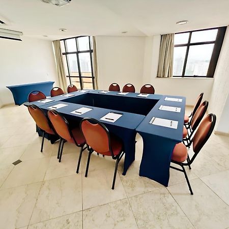 Blue Tree Towers Жоїнвіль Екстер'єр фото